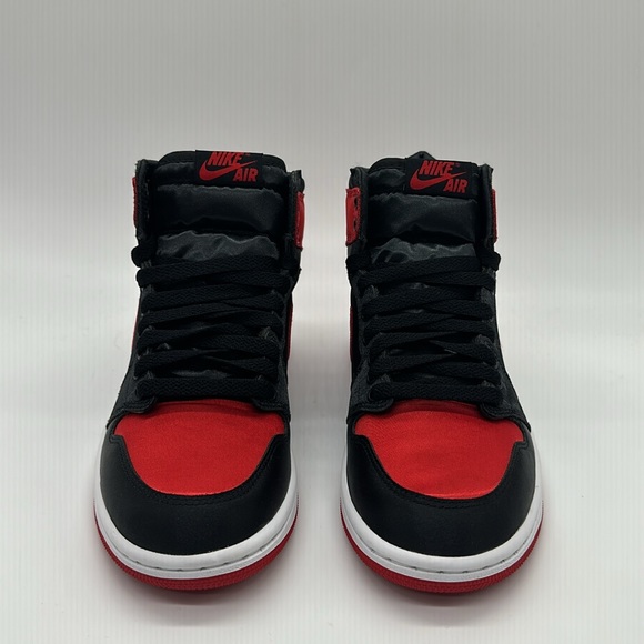 New Nike Women’s Air Jordan 1 Retro High OG Satin Bred FD4810-061 NWOB - Picture 3 of 5